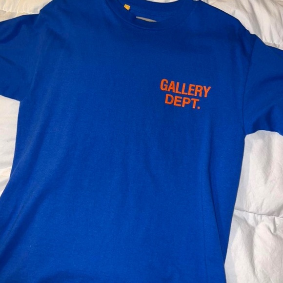 Tops - gallery dept t shirt
